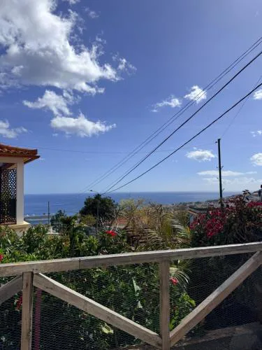 Vila Marize Cozy family home w a view of the Atlantic