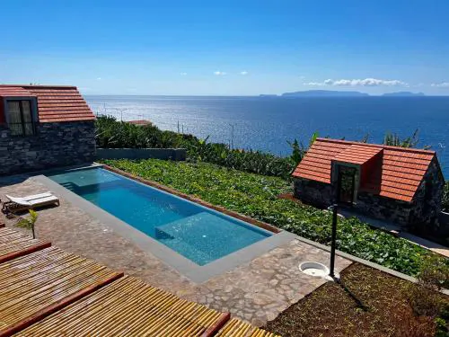 CASAS DO LARANJO- Cottages & Infinity Pool by brugrani