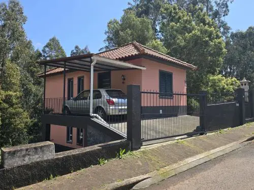 Madeira, 2 Bedroom house in nature near Santa Cruz