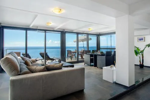 The Wave House - Seaside Haven