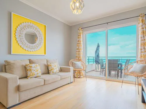 Apartment Appartement mit Meerblick by Interhome