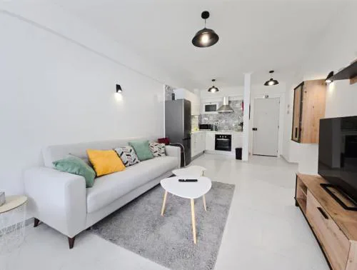 Cozy Airport Apartment