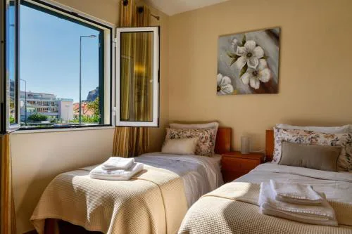 Largo dos Milagres, a Home in Madeira
