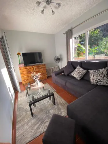 2 bed room apartment , sea view, 10 minutes walk to the beach