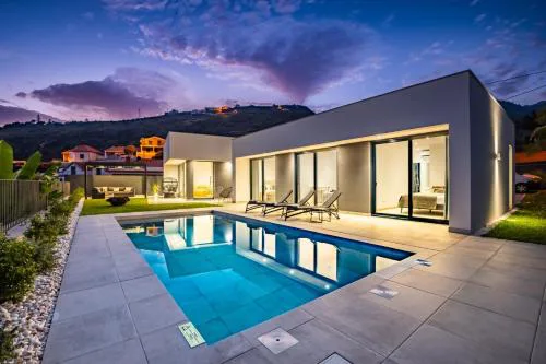 Villa Wiktoria, by Pausa Holiday Rentals