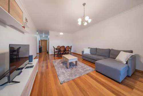 Falcon Flat by Mth
