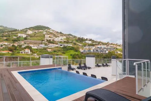 GuestReady - Madeiran mountain view with pool