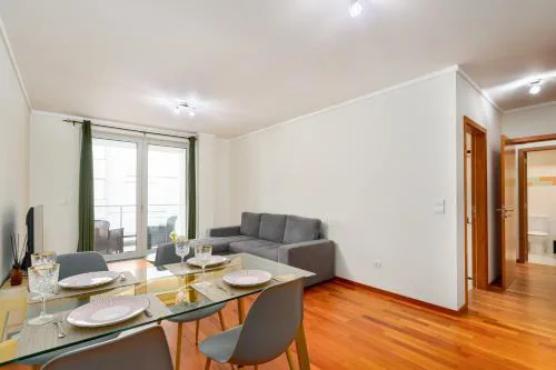 New Santa Cruz Airport & Downtown Apartment