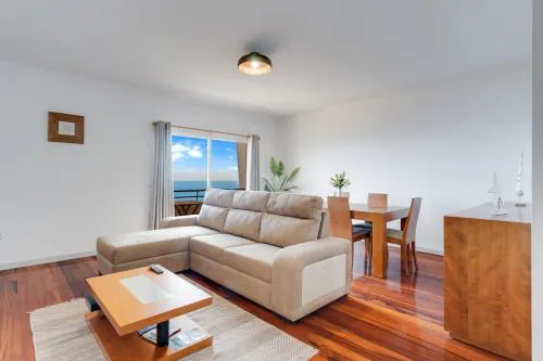 Santa Cruz Apartment with Sea View by Holiday Rental Madeira