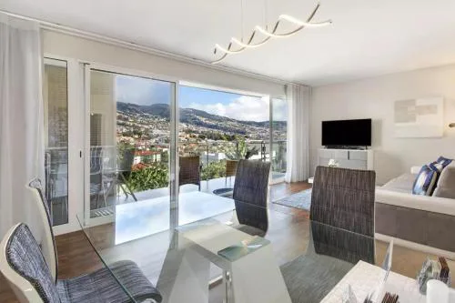 1 Bed Apartment Sleeps 4 with Pool