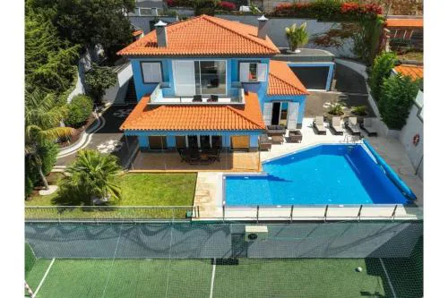 Villa Loureiro Palace With Soccer Field