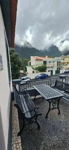 Oscar House Free Parking