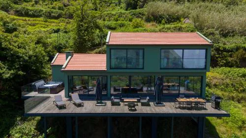 Panorama House by LovelyStay