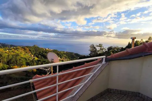 Banda Além Apartment by Mth