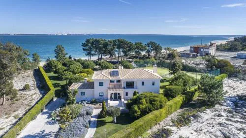 Villa Aqua