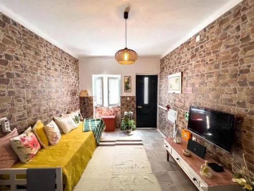 Casa Pais by Portus Alacer