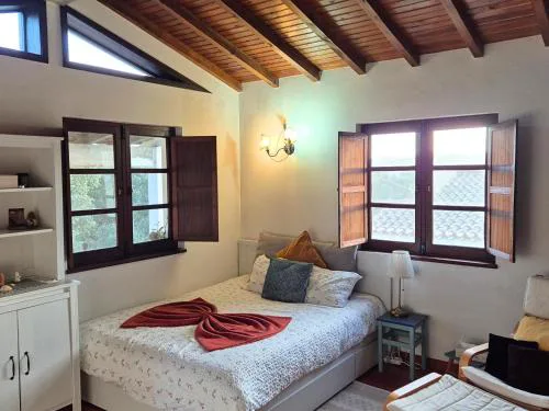 Studio in peaceful village of São Martinho das Amoreiras