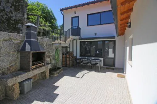 Casa do Mestre by Gerês Casas