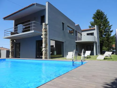 Mountain & Sea Serenity Villa - Private Pool
