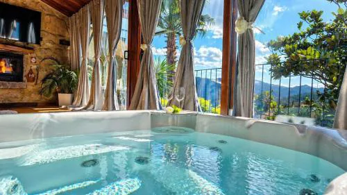 Casa Favo de Mel - Jacuzzi & Piscina - Refúgio na Montanha