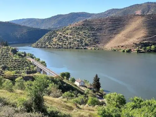 Casa da quelha- Arnozelo (Alto Douro Vinhateiro)