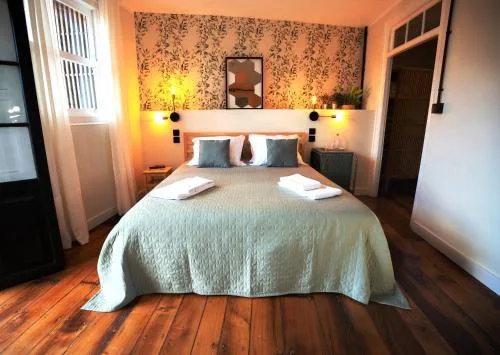 Inn Door 21 - Hostel & Suite