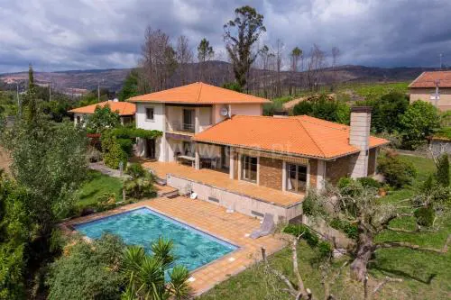 PONTE DE LIMA - VILLA OLIVAL - au calme, climatisée et chauffée - Piscine privée entre mer et montagne