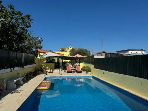 200M - Train Station Barrinha Beach House & Pool