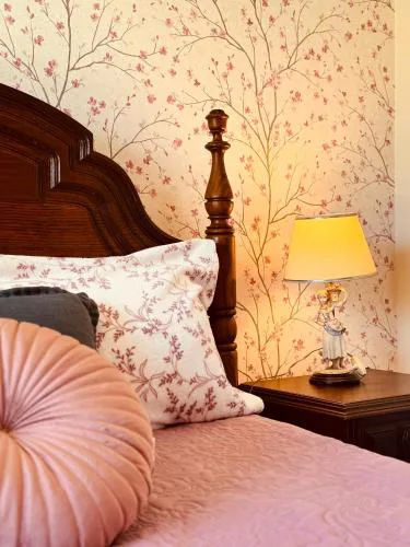Vintage Boutique Room