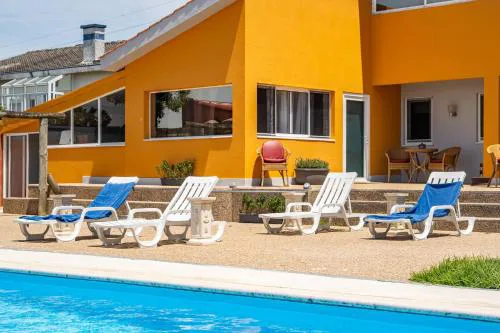 Wake up with the Sea Breeze- House with pool AP3