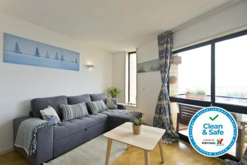 Host Wise - Amazing Comfy Flat with Balcony
