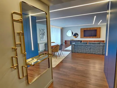 Luxury Rooftop Apartment by LuxiStay – Private Jacuzzi & Sunset Views | Matosinhos