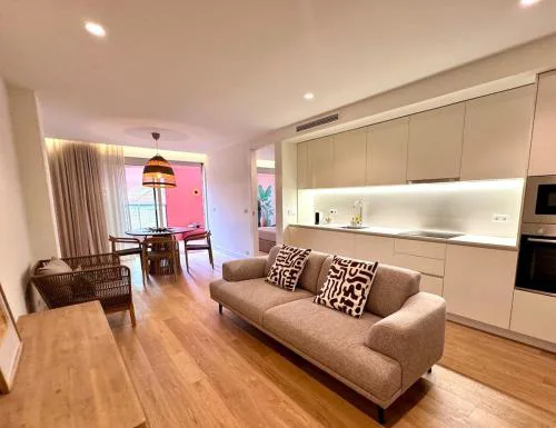 Modern & Bright Apartment 5 Min Walk to Matosinhos Beach