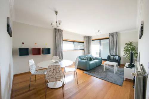 Porto RiverSea Quay Apartment