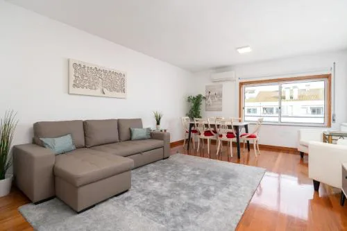 Spacious Escape Near the Beach by Host Wise