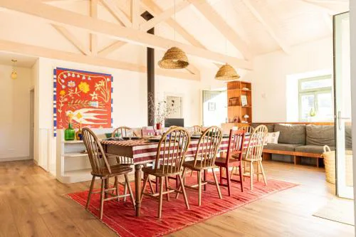 Just Like Home - Casa da Tuca