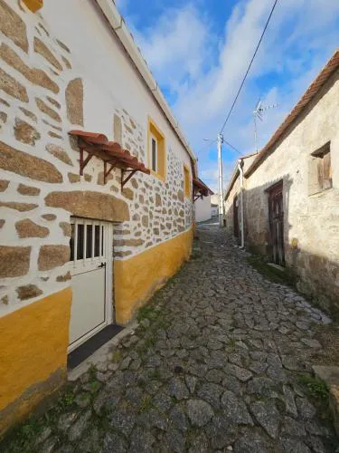 Charming House in Vila Nova de Foz Côa with Private Entrance