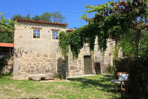 Casa de Vilar de Rei - Refúgio no Minho com piscina