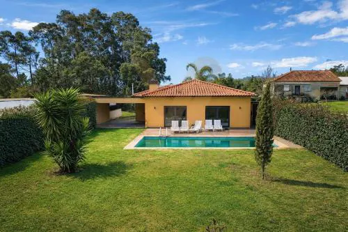 Stunning Villa with Pool and Garden