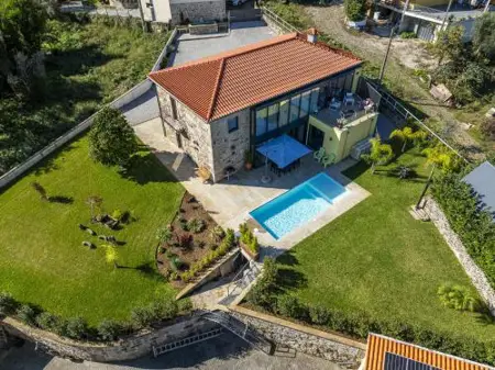 Villa with private Pool and Garden