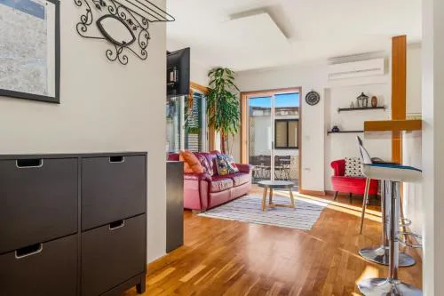 2 Bdr Guadiana House Garden Metro Station 2min