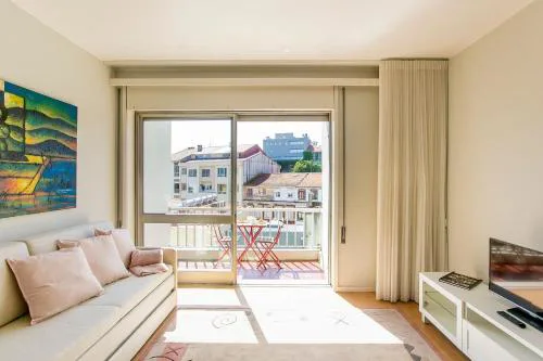 Alba House & free parking