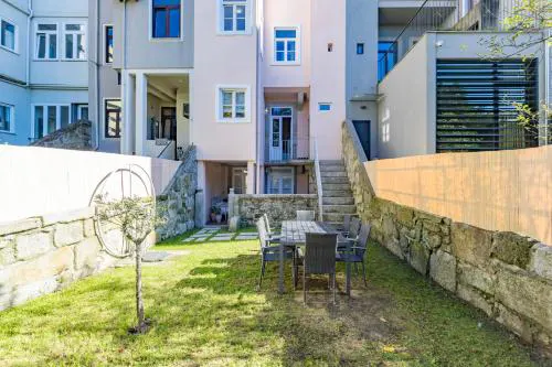Alegria Rubi - Urban Oasis with Garden