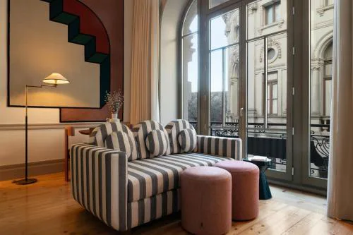 Aliados 9 - Luxury in the Heart of Porto