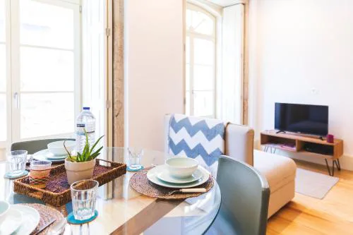 APOSENTUS - Charming Center Apartment with Balcony