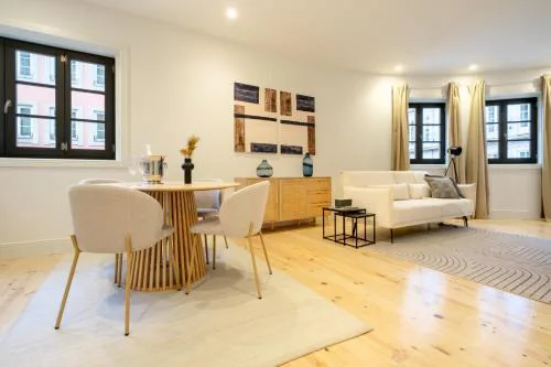 Art Deco 12 Luxury 2BR Apartment Downtown Metro AC