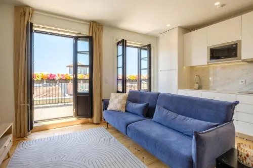 Art Deco 42 Luxury 2BR Apartment Downtown Metro AC