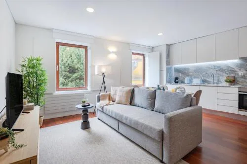 Balcony Retreat | Porto Urban Flats