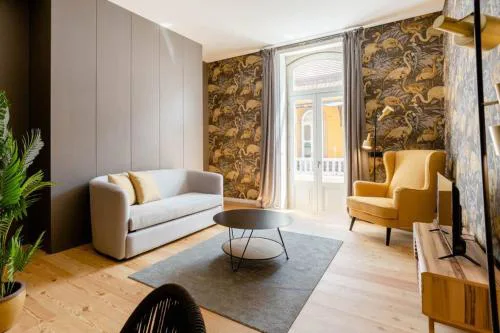 BOUTIQUE Rentals-Art & Charm II Apt w/ Terrace