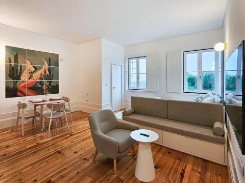 Bright and Cozy Loft in the City Center